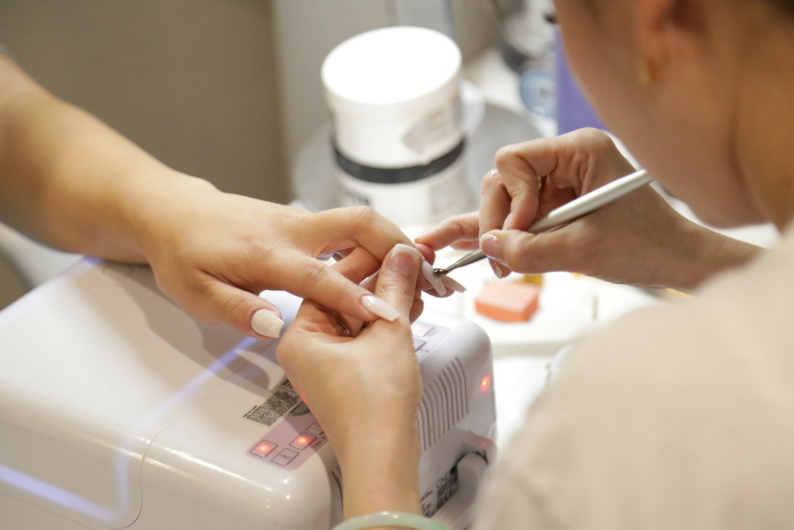 Manicure e esmaltação